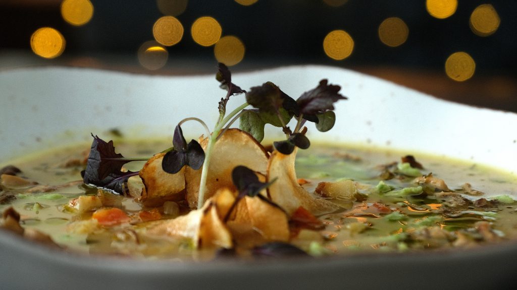 Świąteczne dania przepis na Zupę borowikową z lanymi kluskami